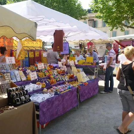 Au Pied Du De Castillon